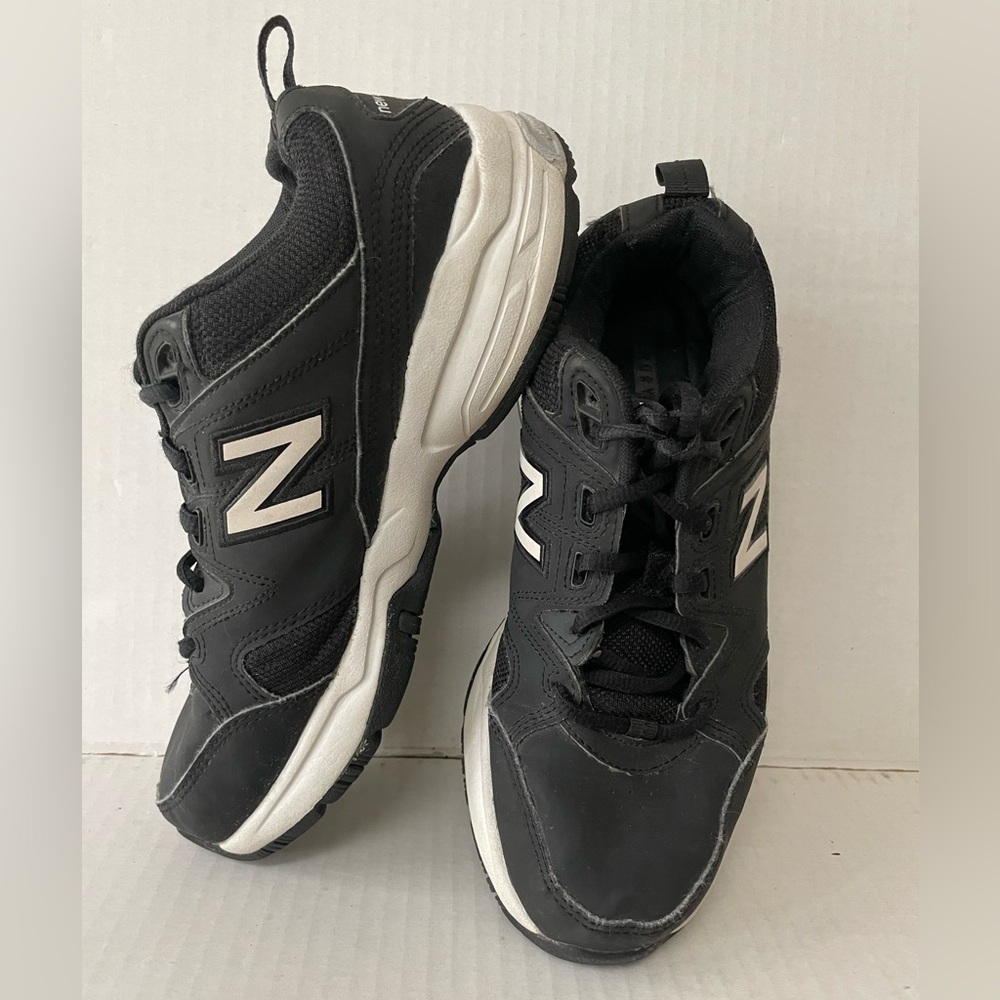 New Balance Women’s 609 Memory Top Athletic Sneaker Black/White Suede Mesh 8.5